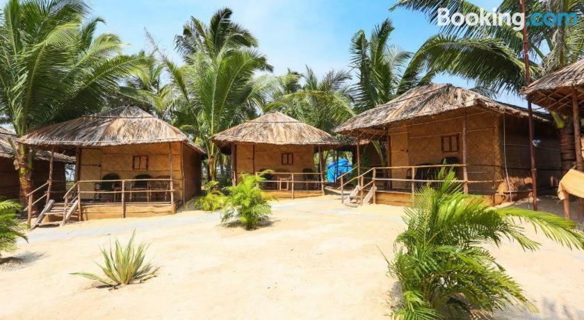 Hotel Blue Corner Huts & Restaurant *